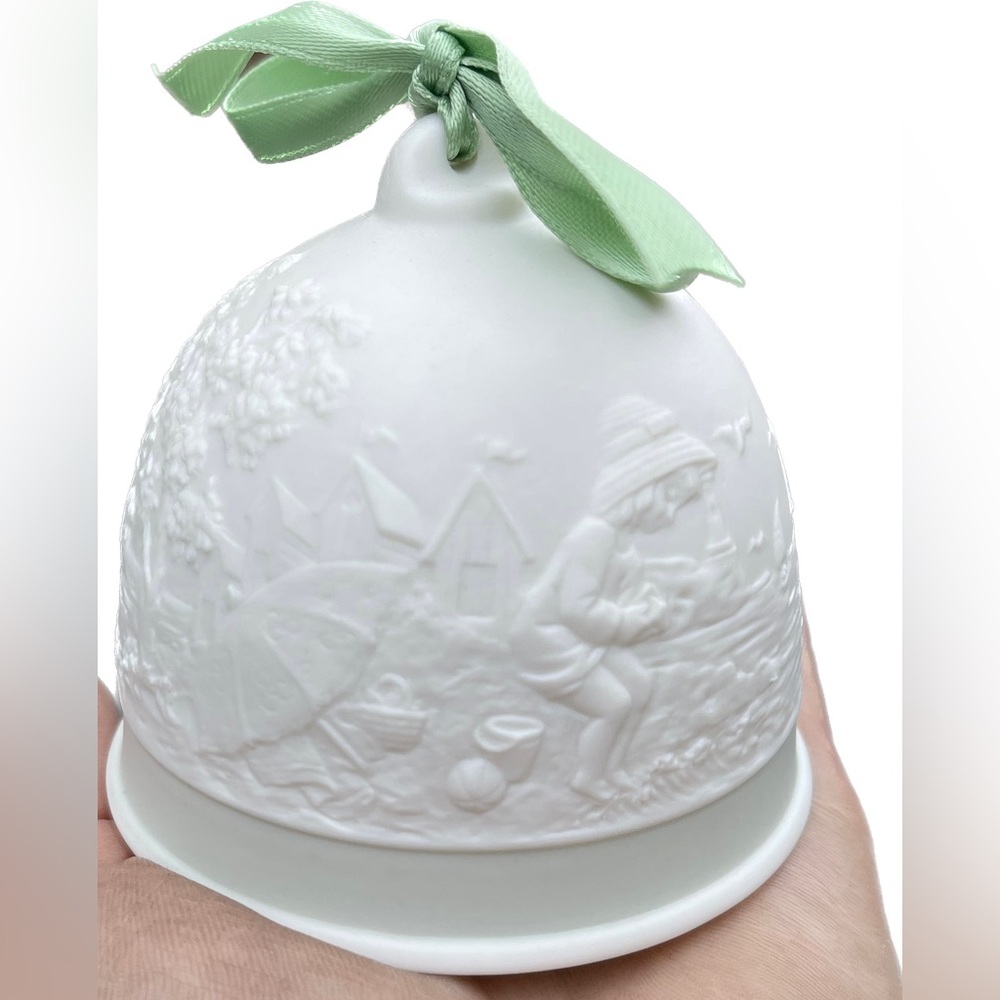 Vintage LLADRO Summer Collectors Society Bell Ornament Year 1992